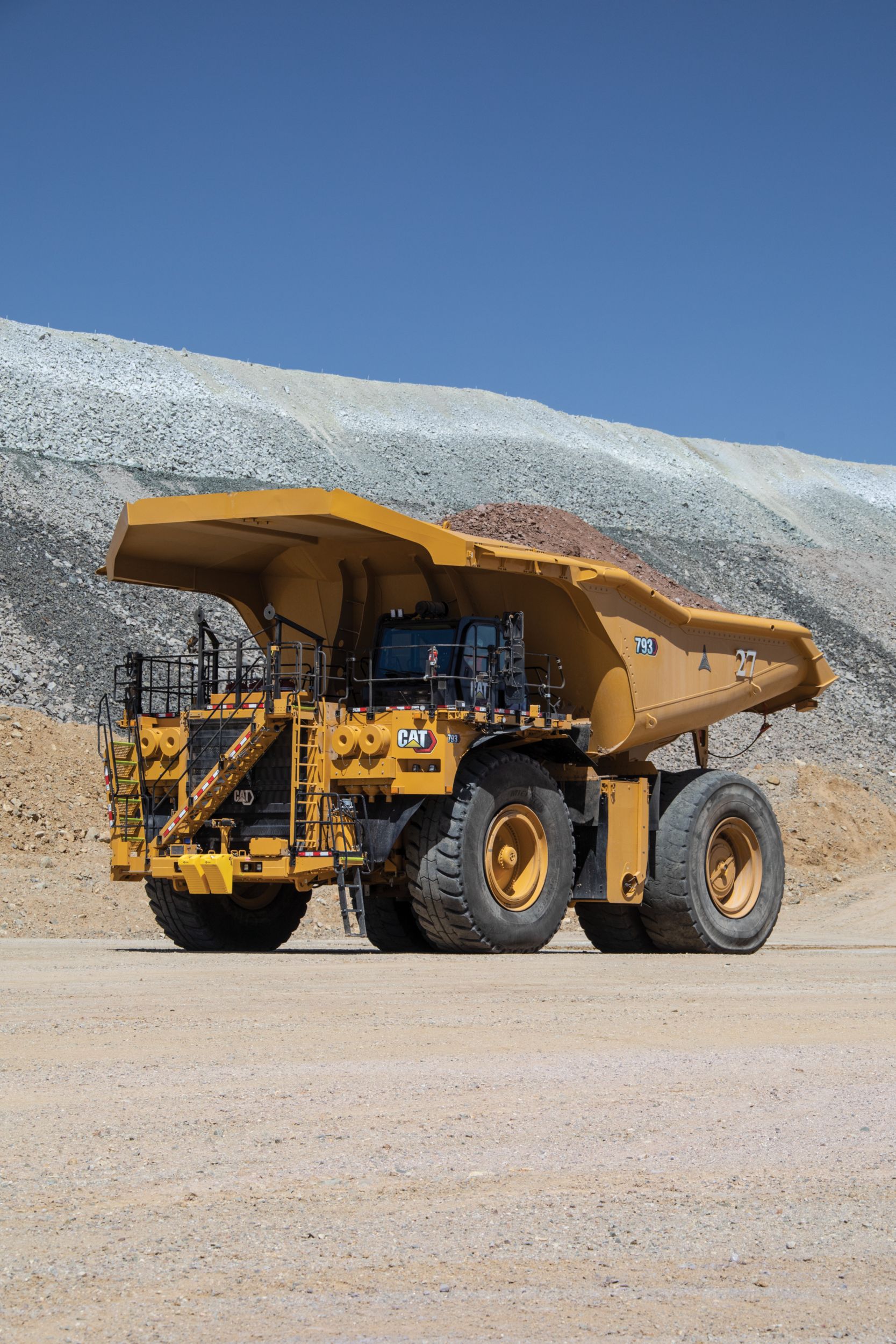 Caterpillar celebrates assembly of the 5000th 793 mining truck at its  Decatur plant - International Mining