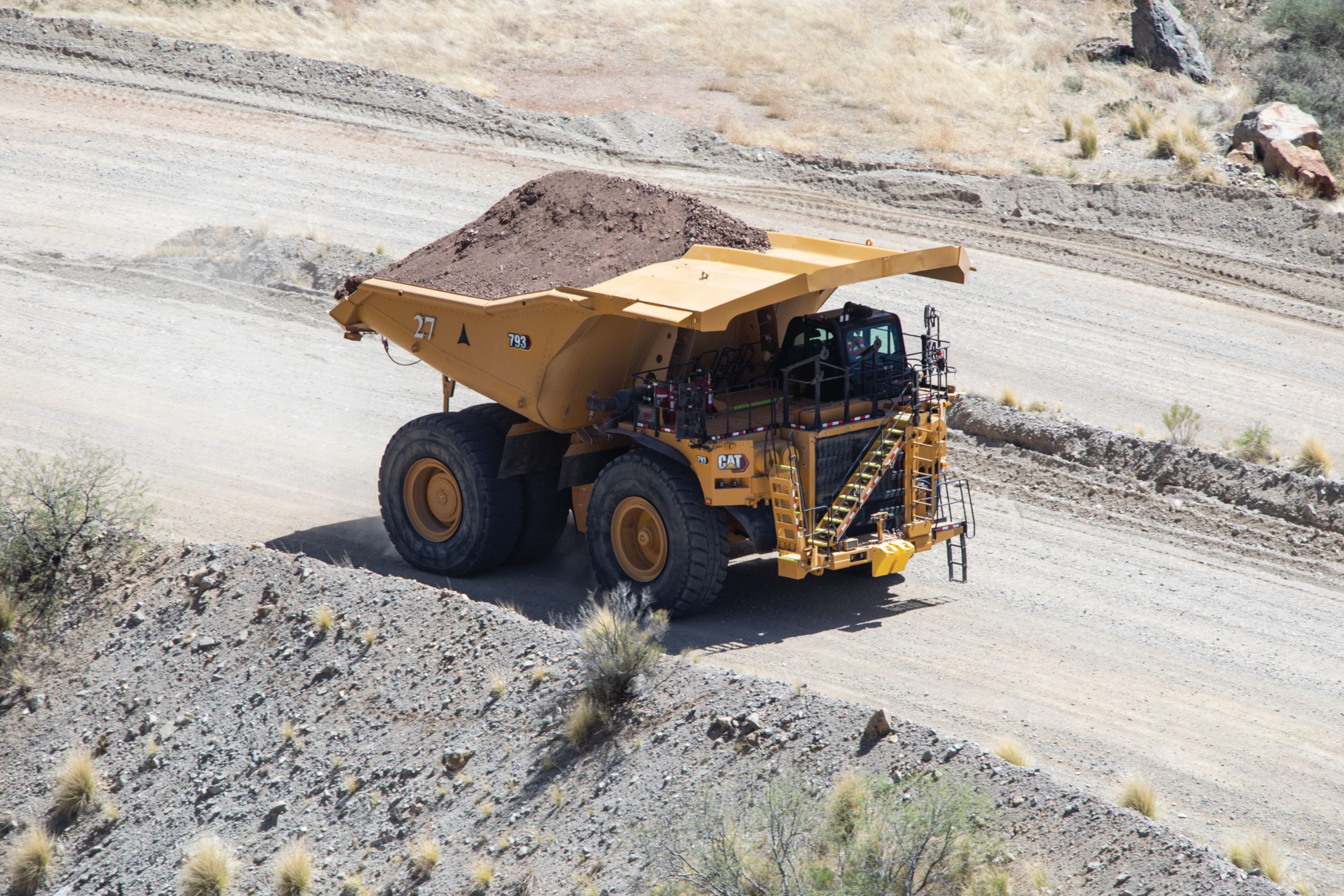 Caterpillar celebrates assembly of the 5000th 793 mining truck at its  Decatur plant - International Mining