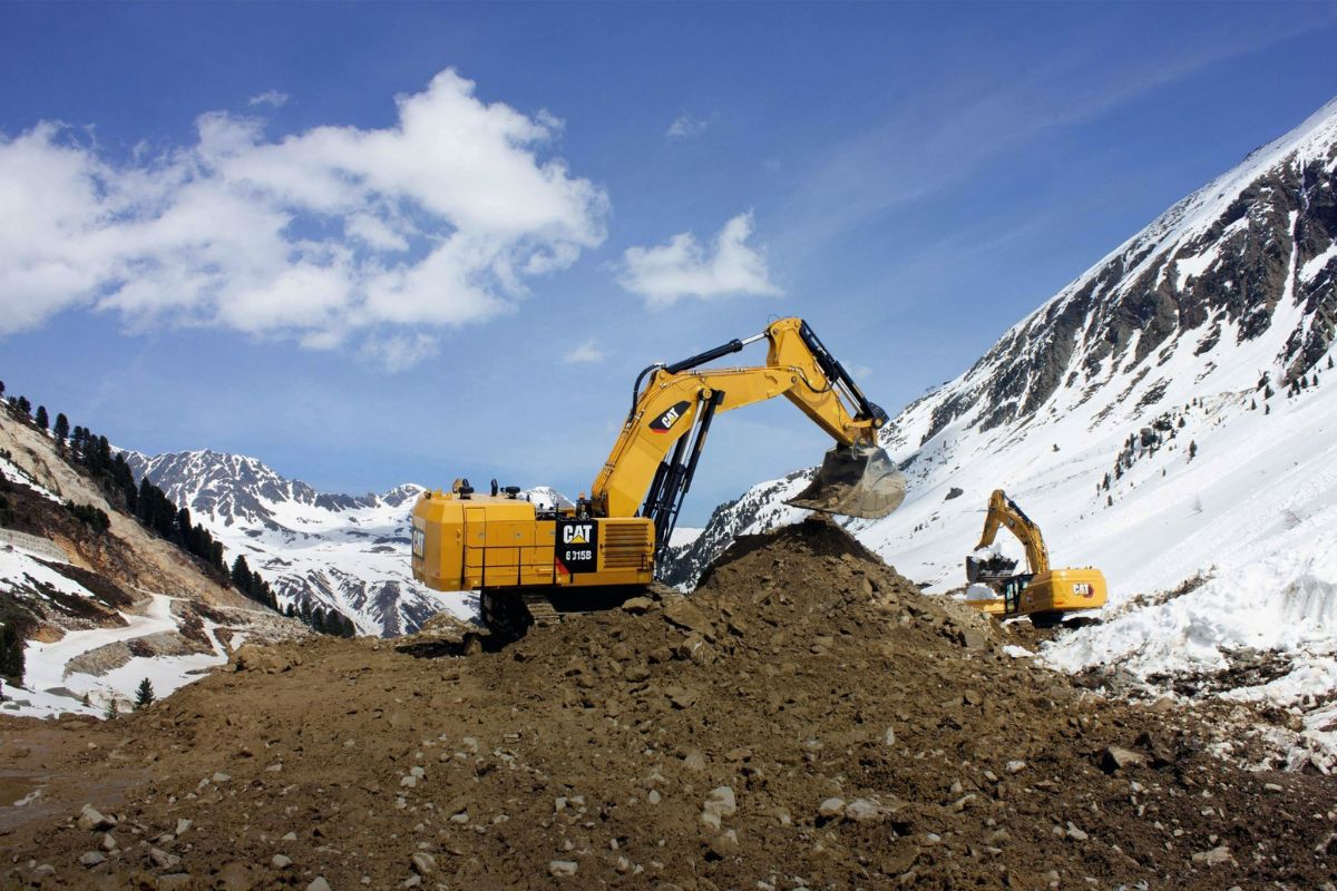 140-ton excavators 