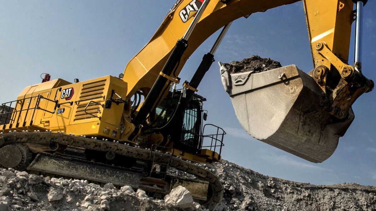 A Look at Cat® Hydraulic Mining Shovel Undercarriages | Cat | Caterpillar