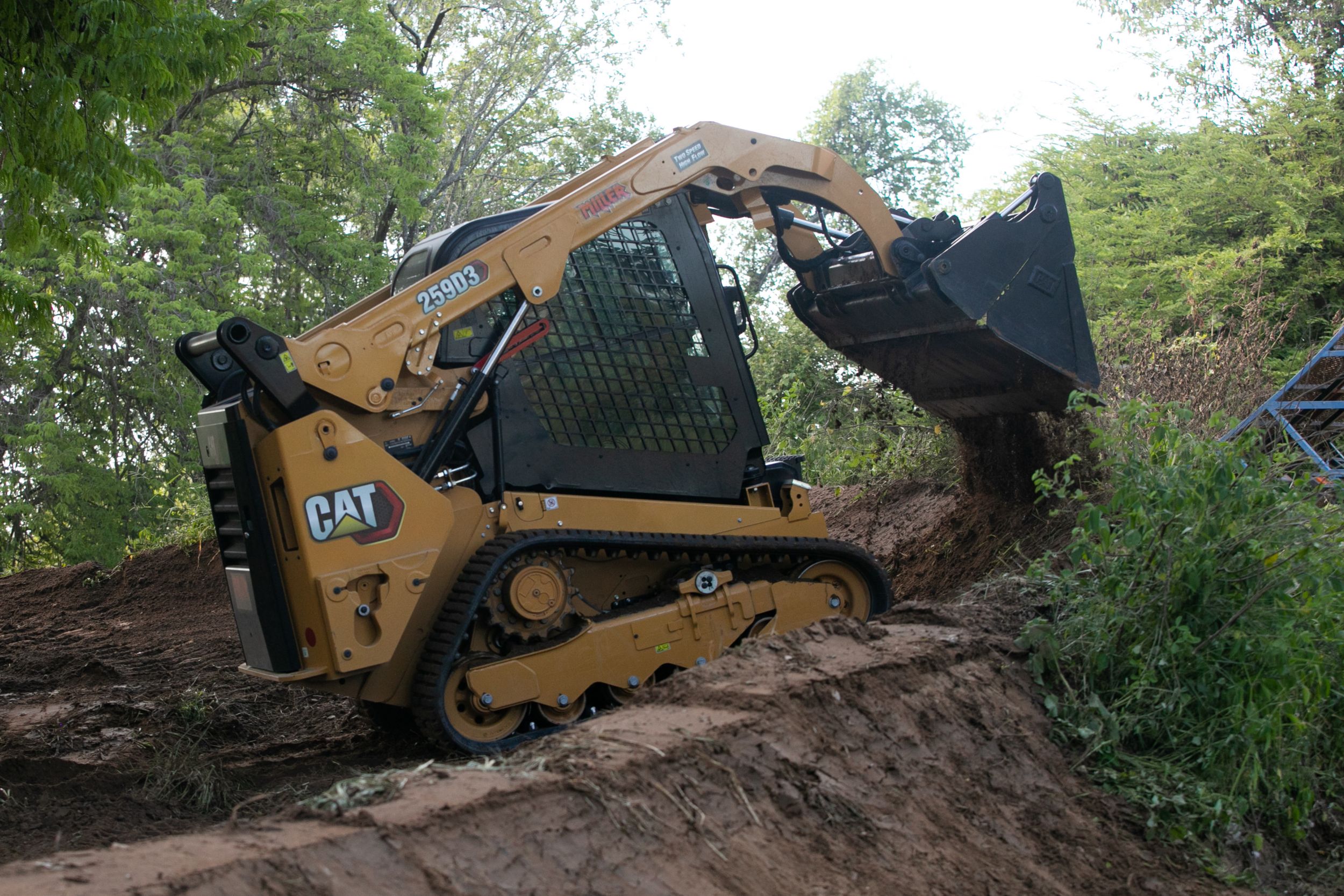 DECEMBER 2021: JACK BUYS A NEW CAT 259D3 COMPACT TRACK LOADER