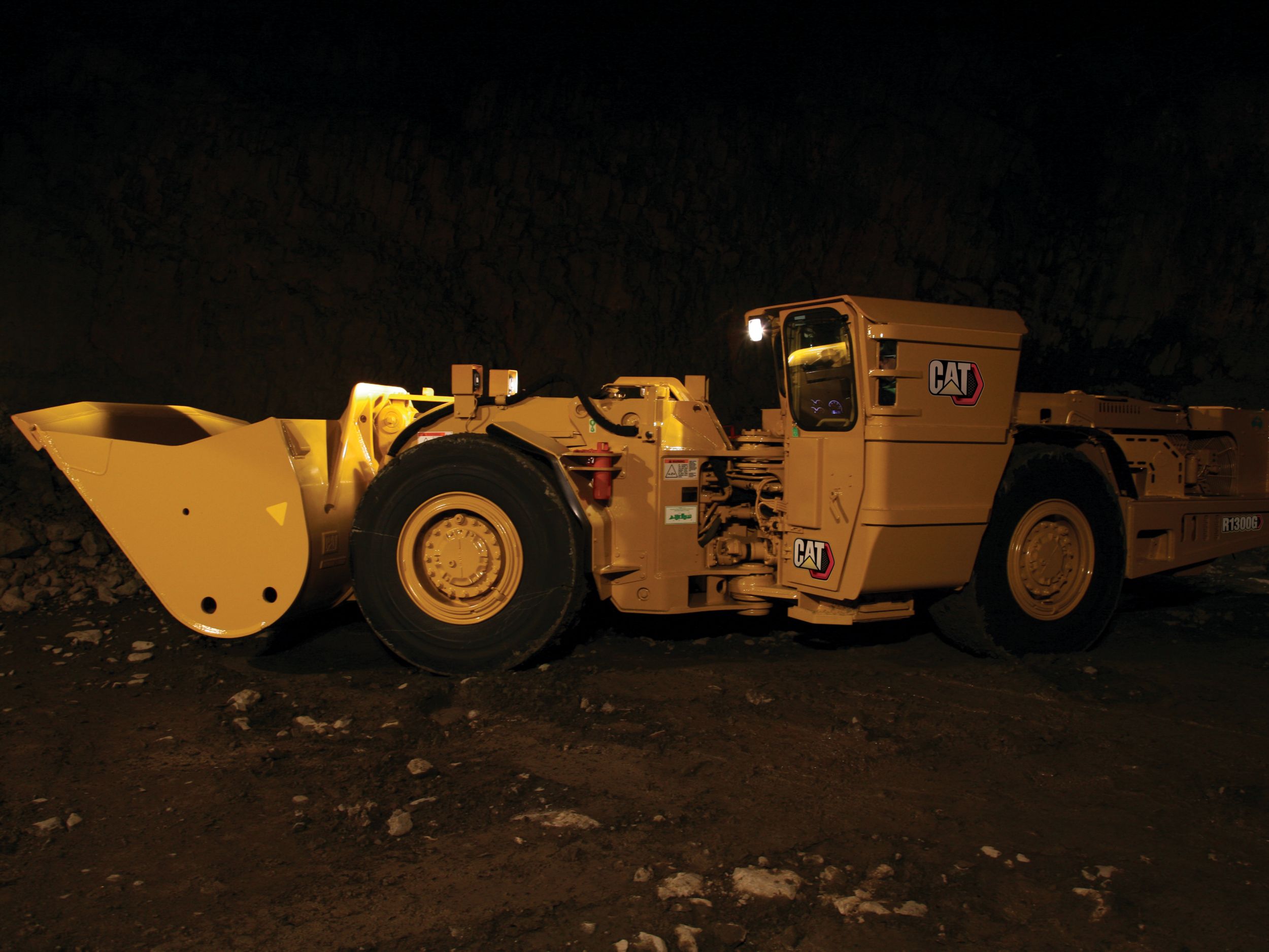 Underground Mining Load Haul Dump (LHD) Loaders R1300G