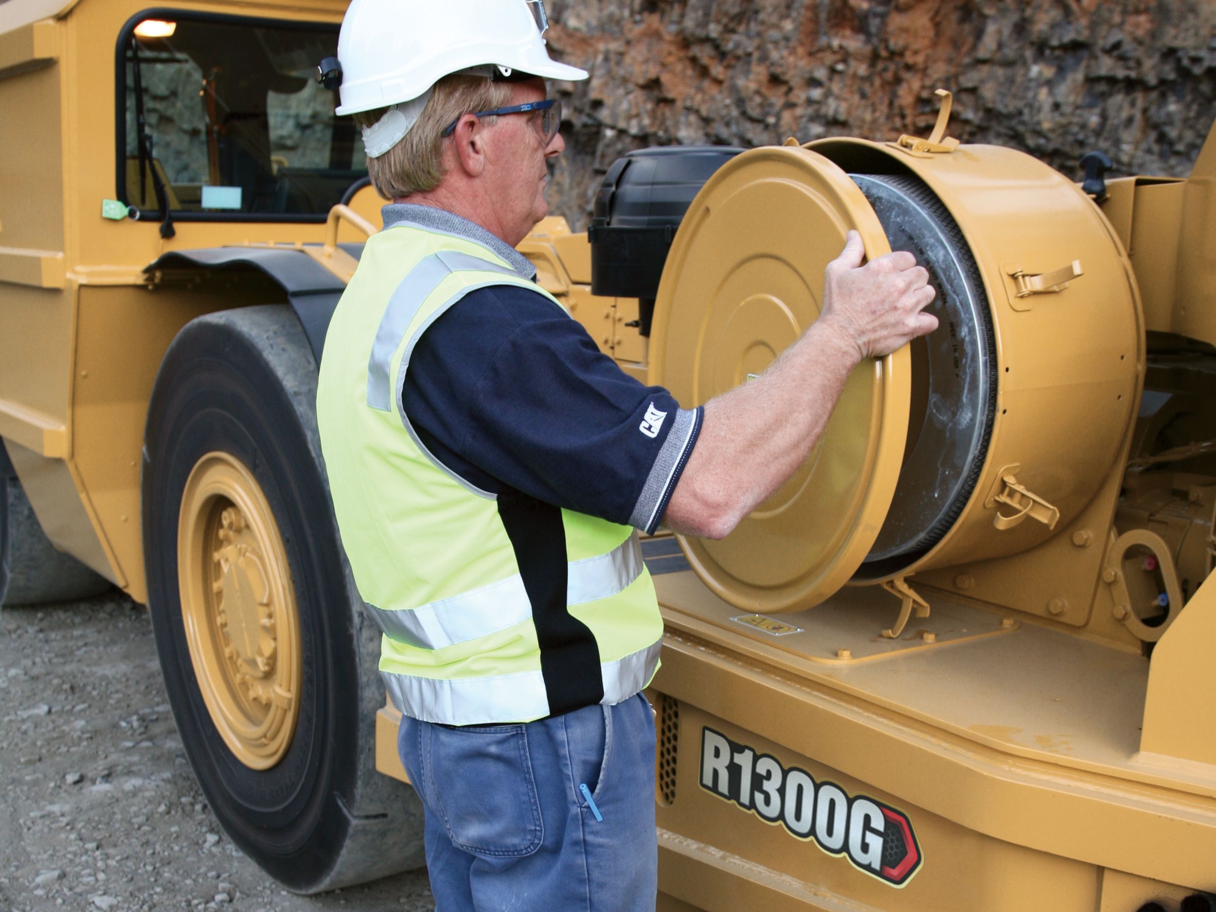 Underground Mining Load Haul Dump (LHD) Loaders R1300G