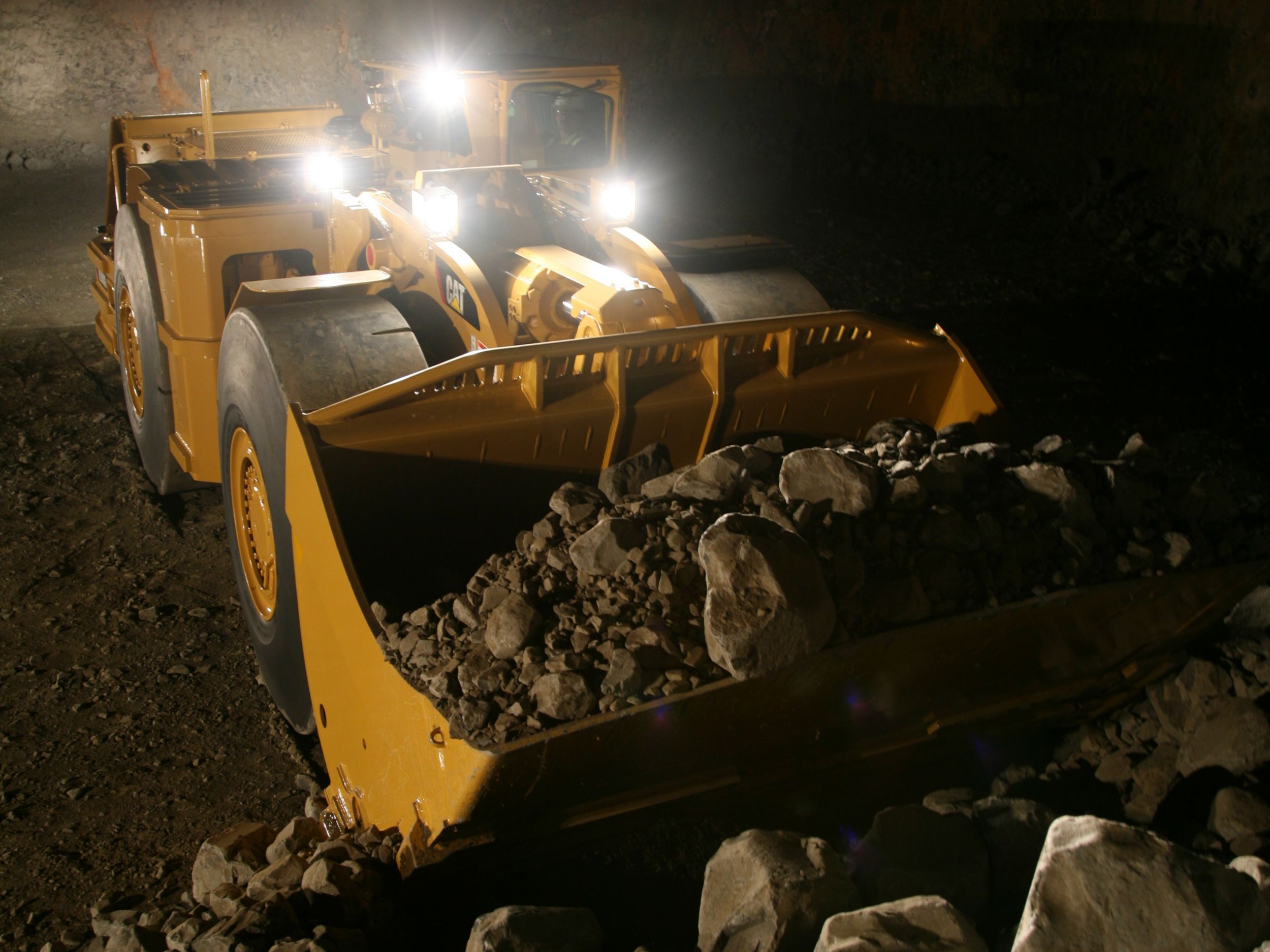 R2900G Underground Mining Load-Haul-Dump (LHD) Loader>