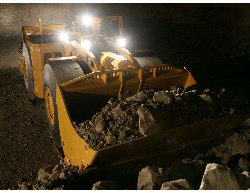 R2900G Underground Mining Load-Haul-Dump (LHD) Loader