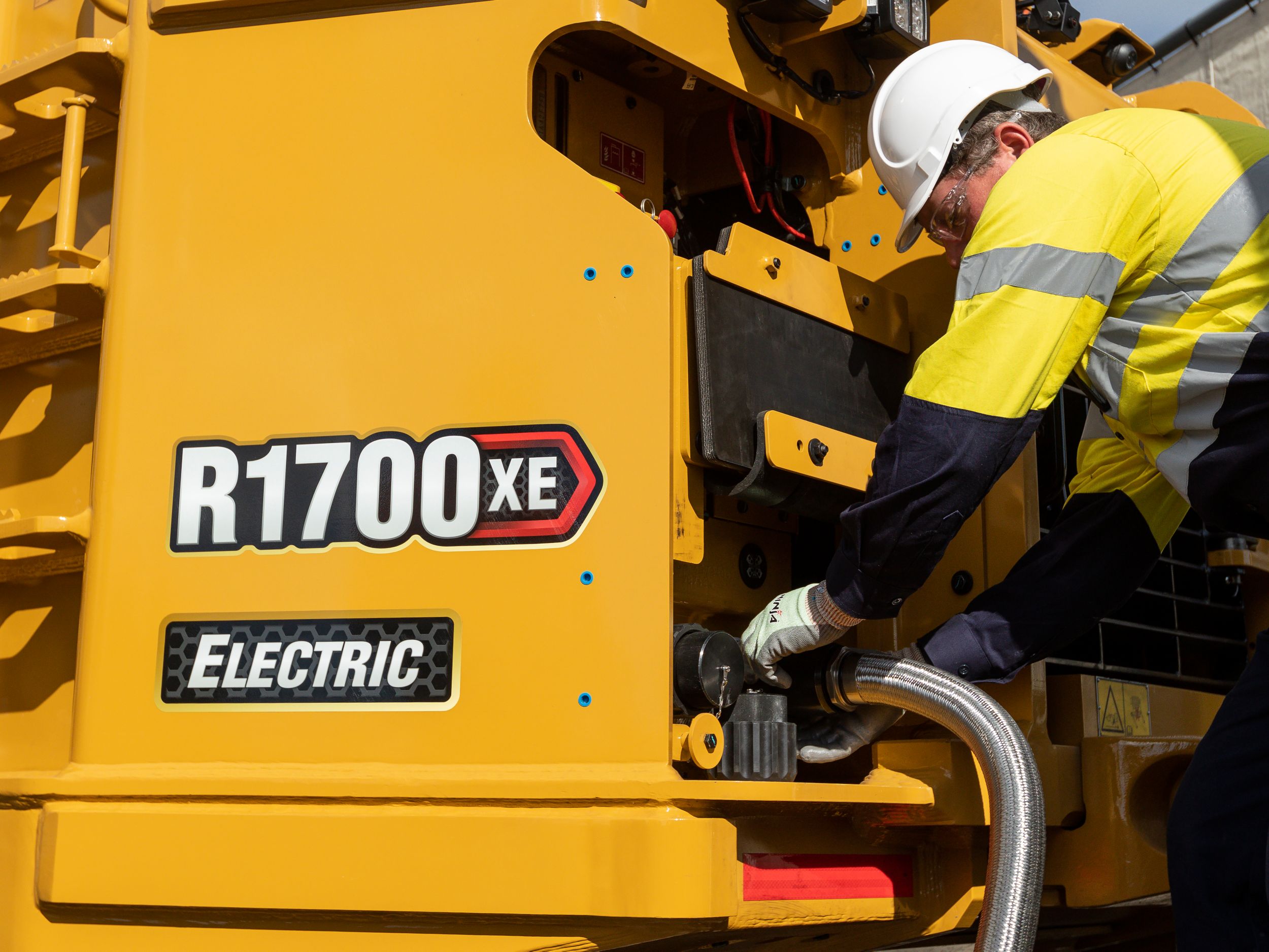 Underground Mining Load Haul Dump (LHD) Loaders R1700 XE (Battery-Electric)