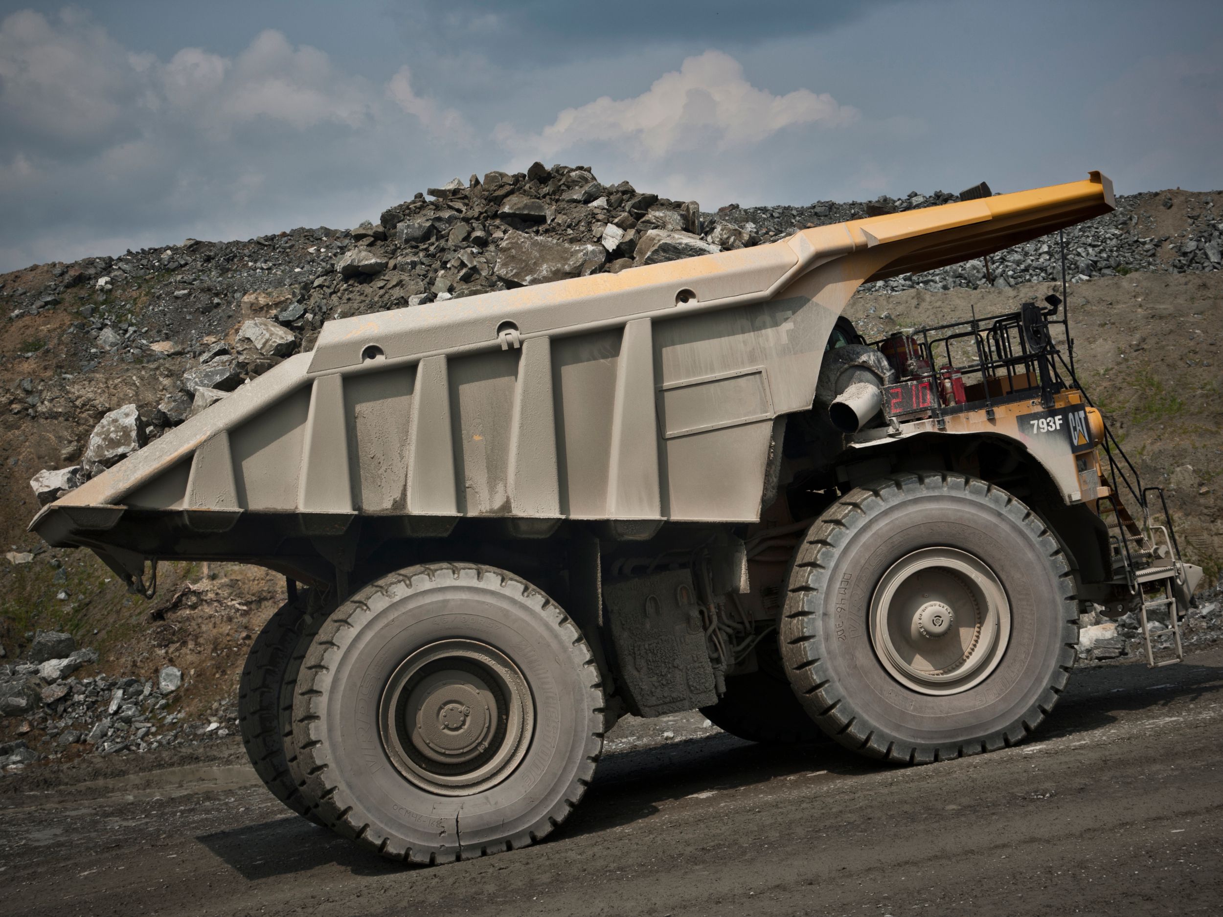 Mining Trucks 793F