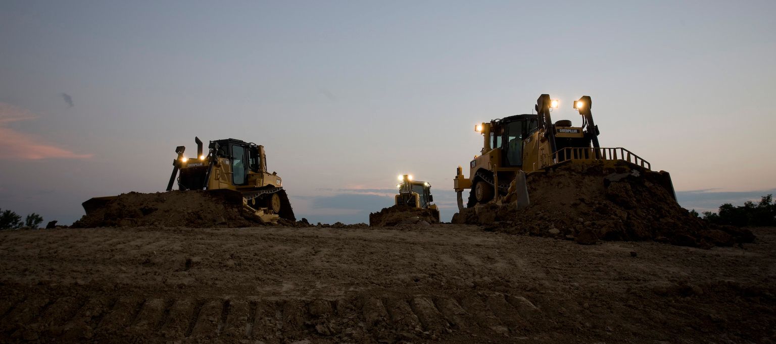 Nas minas, obras, nas lavouras. Provendo a energia necessária, transportando com segurança e eficiência.