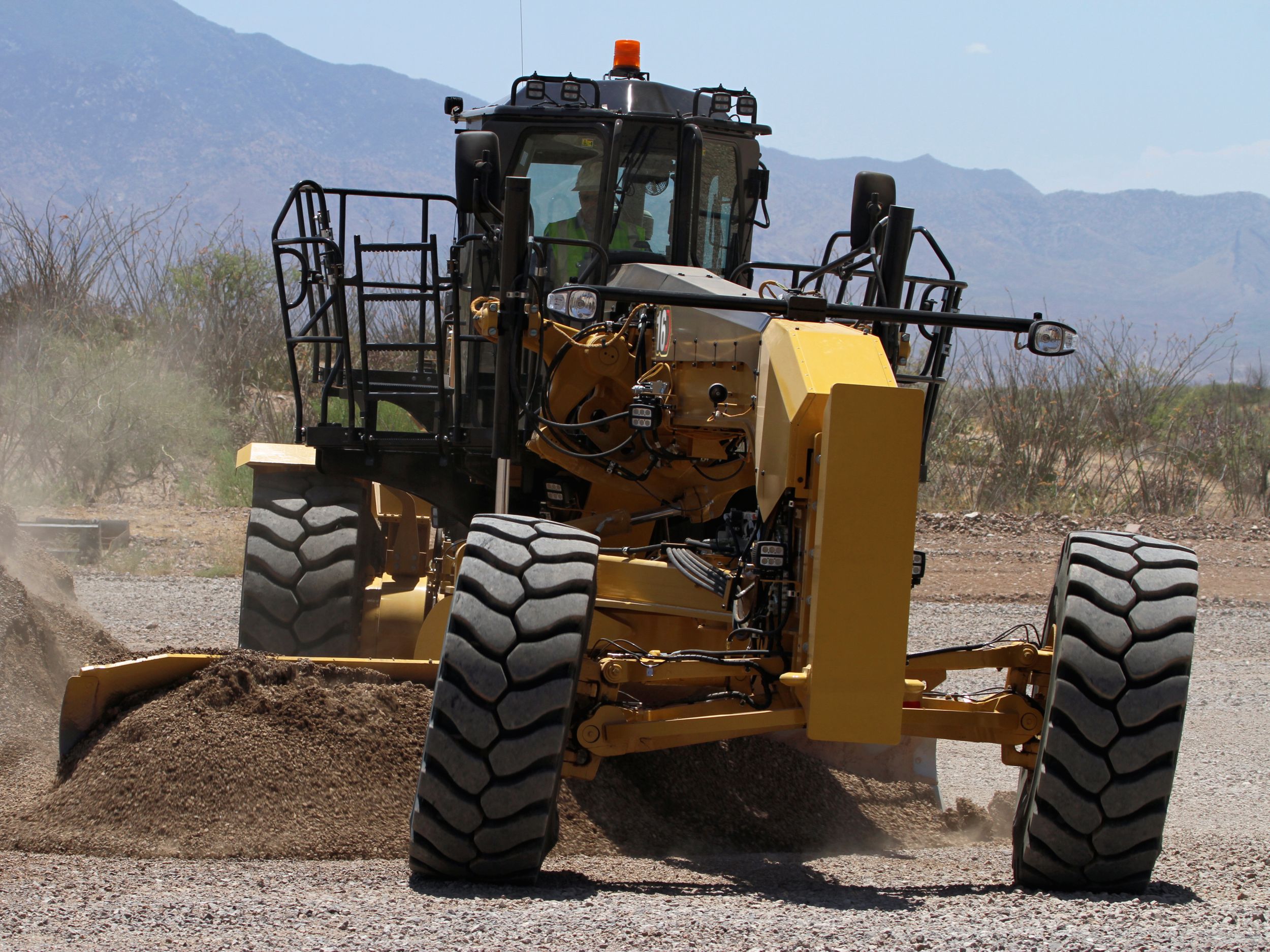 16 Motor Grader>