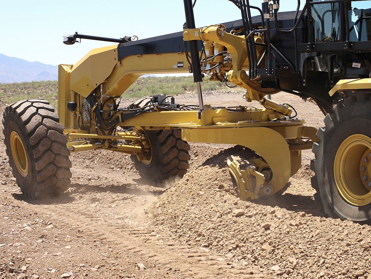 16 grader heavy slope grading