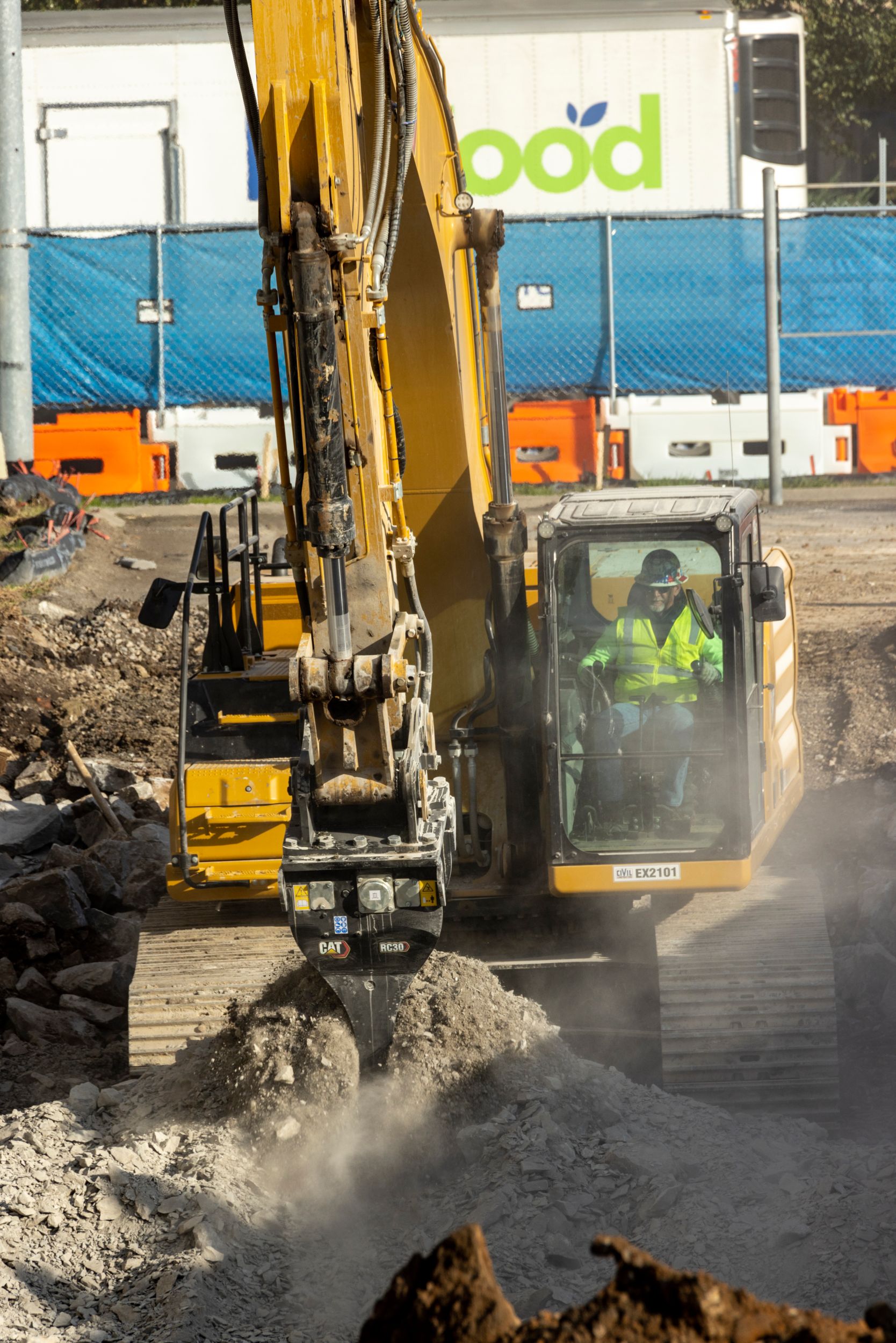 Cat rotationsfräs krossar hårt berg