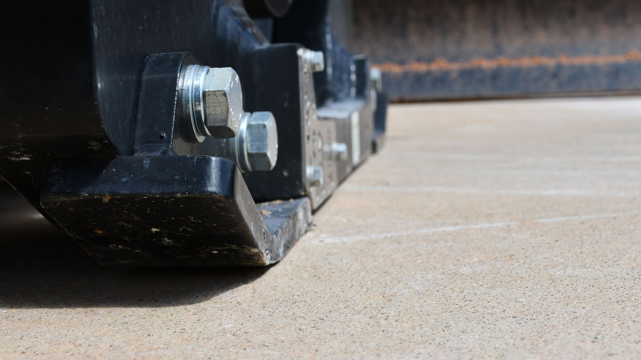 Replaceable Skid Shoes