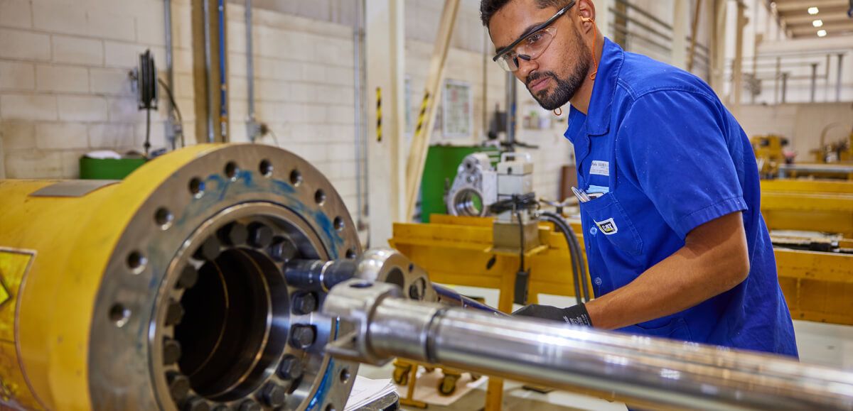 KEEP WORKING WITH THESE CAT® REPAIR OPTIONS AND REBUILDS