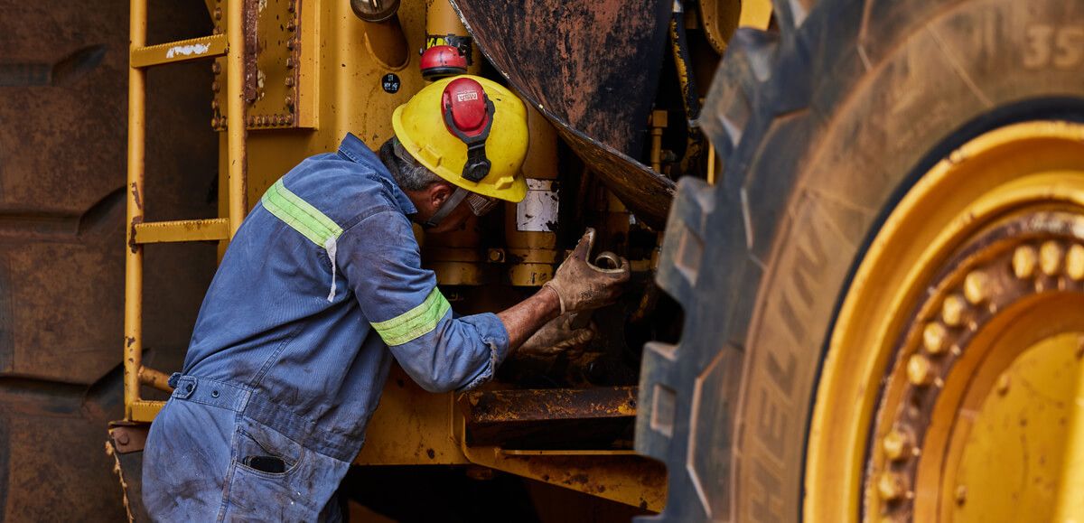 KEEP WORKING WITH THESE CAT® REPAIR OPTIONS AND REBUILDS