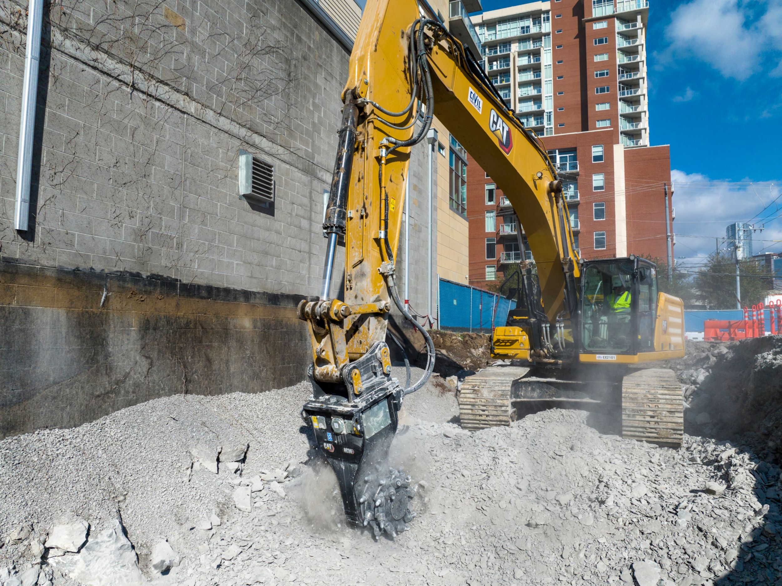 New Cat® Rotary Cutters Offer Precise, Controlled Breaking for