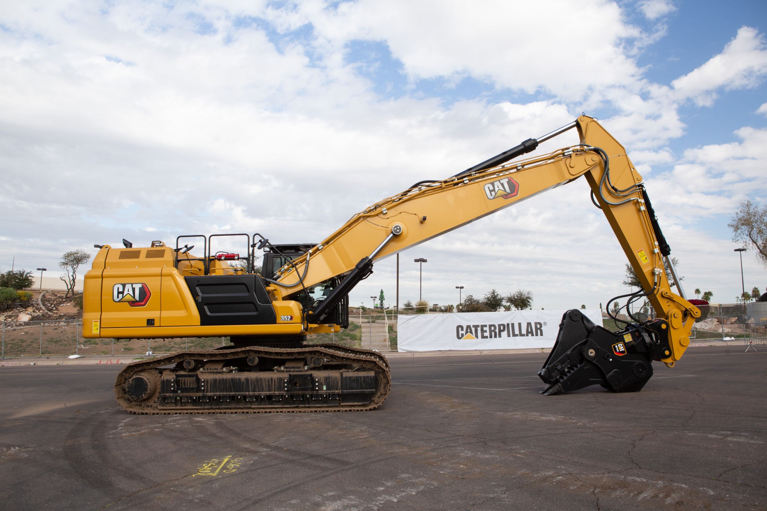 Demolition Excavators 352 Straight Boom