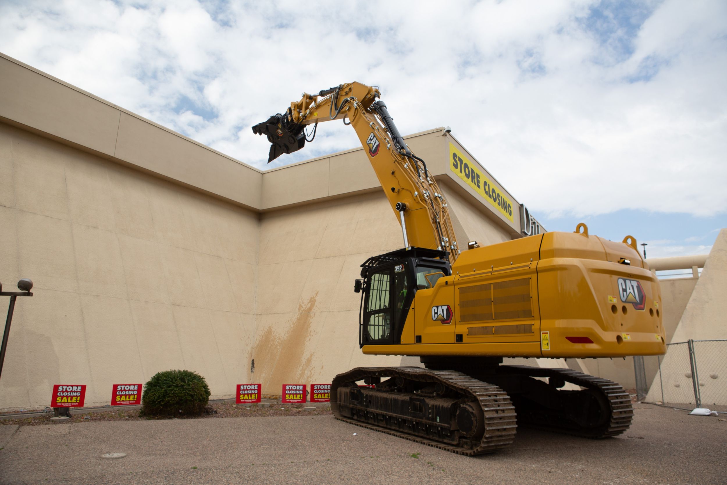 352 Straight Boom Excavator