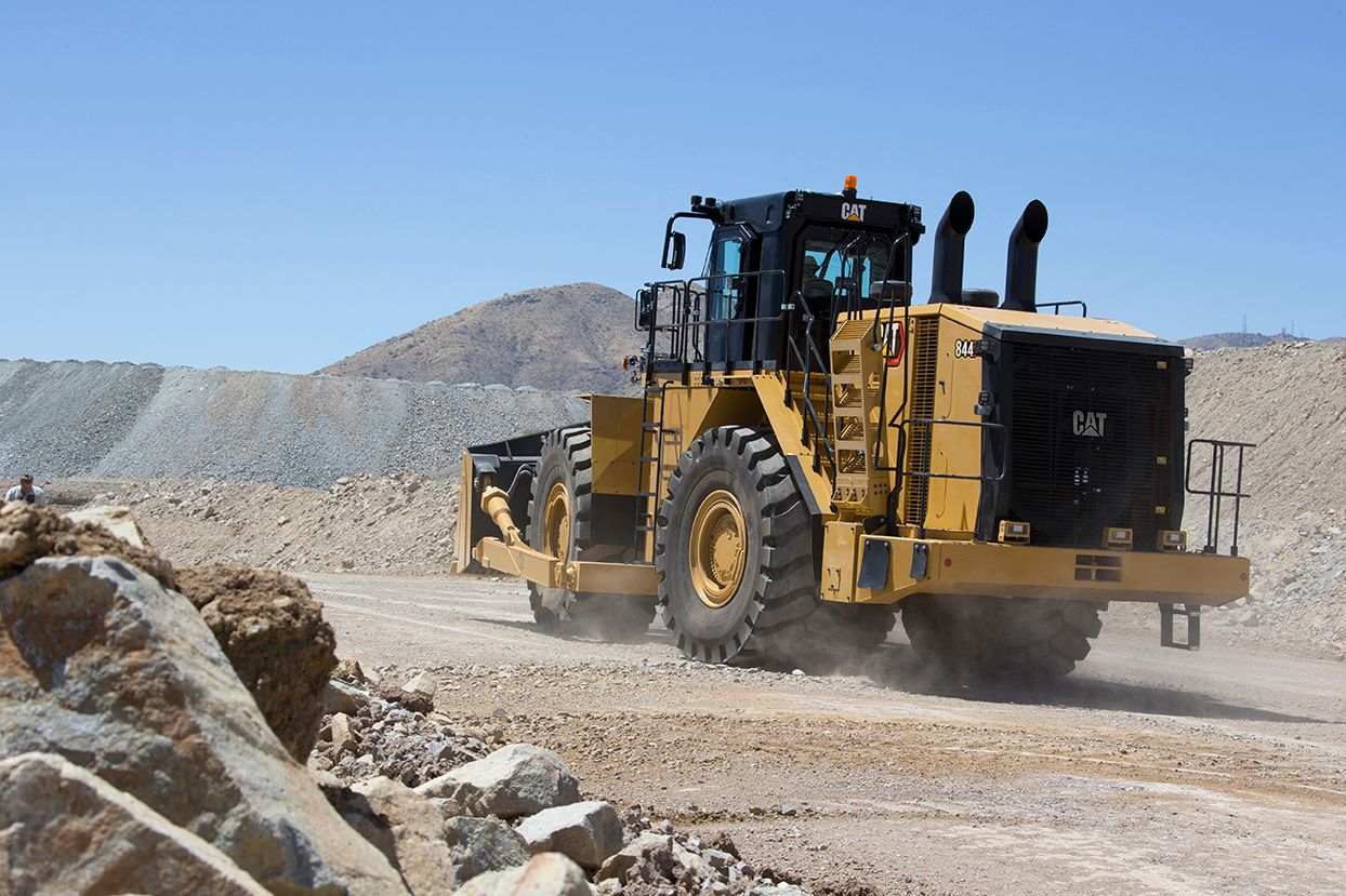 Tracteur sur pneus 844