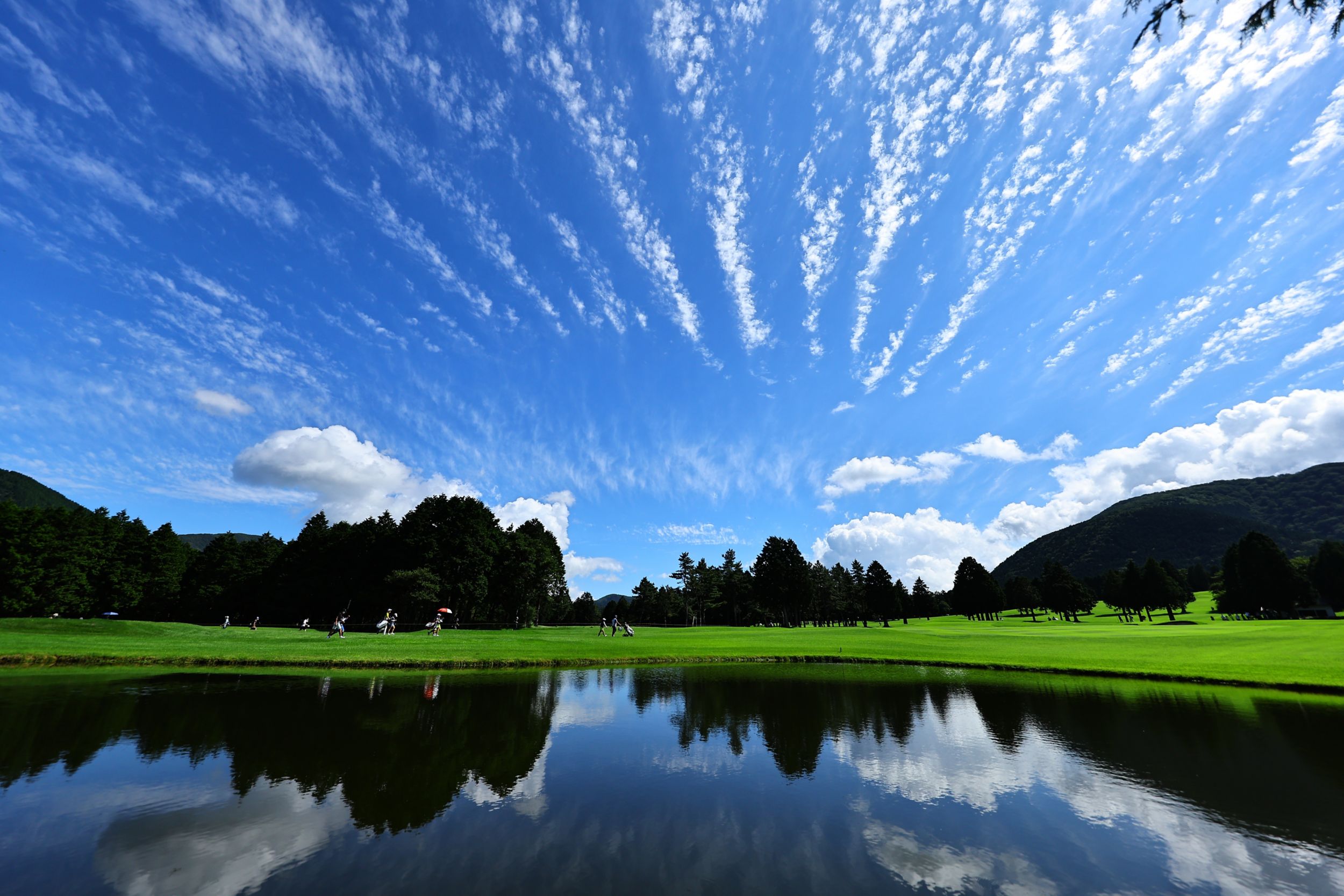 コースの改修を支える CAT® マシンのメンテナンス