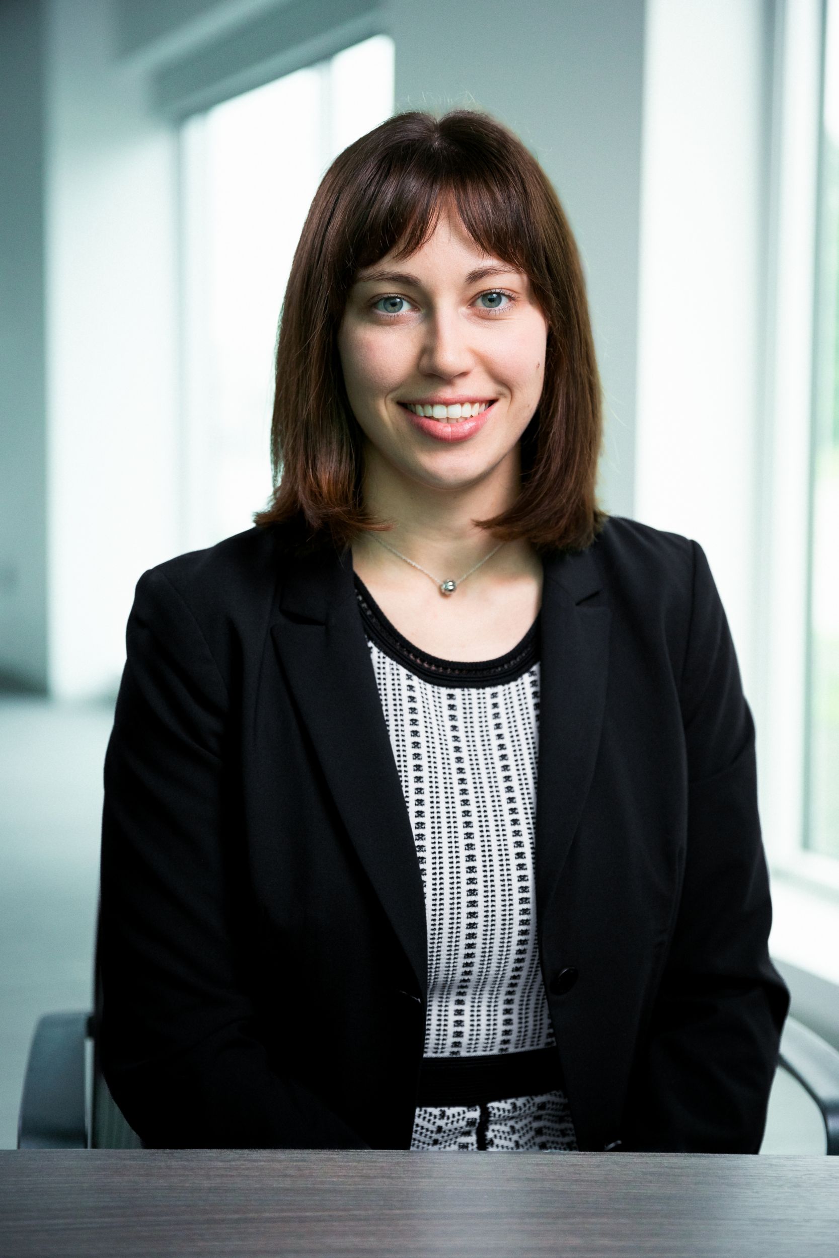 Lizzie Hurt - Co-host - Bio