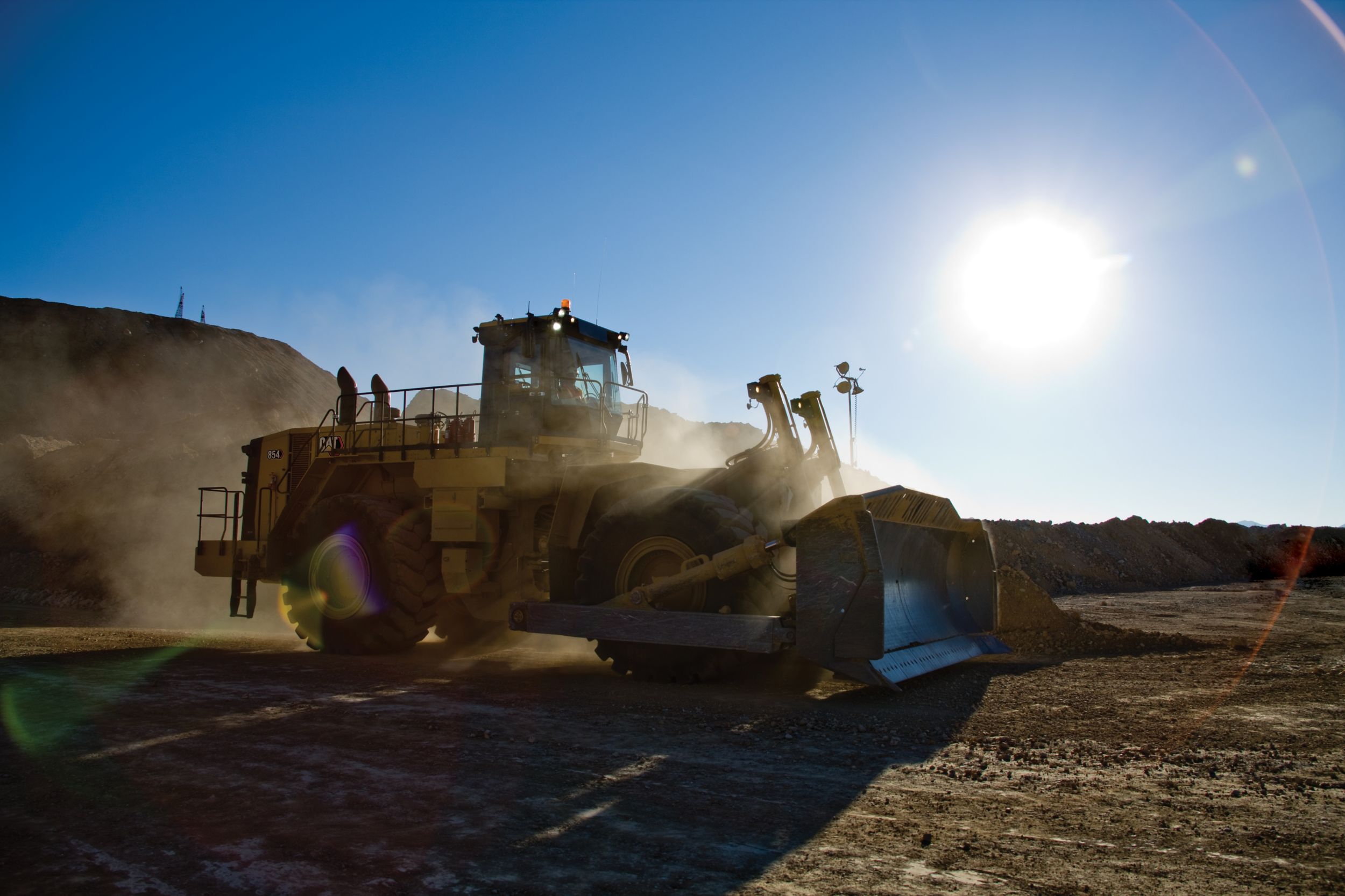 Tracteurs sur pneus 854