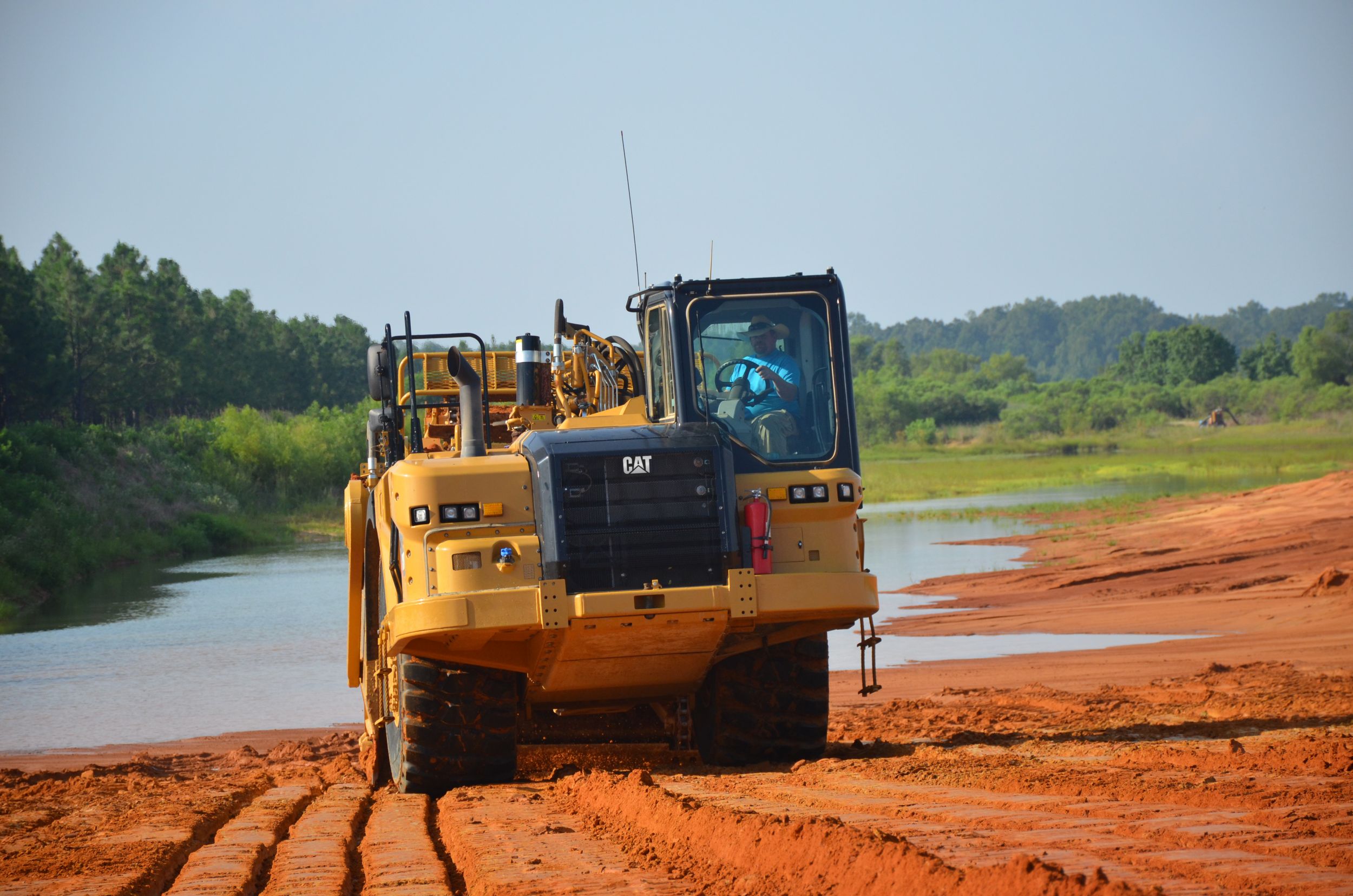 623 Elevating Scrapers | Cat | Caterpillar