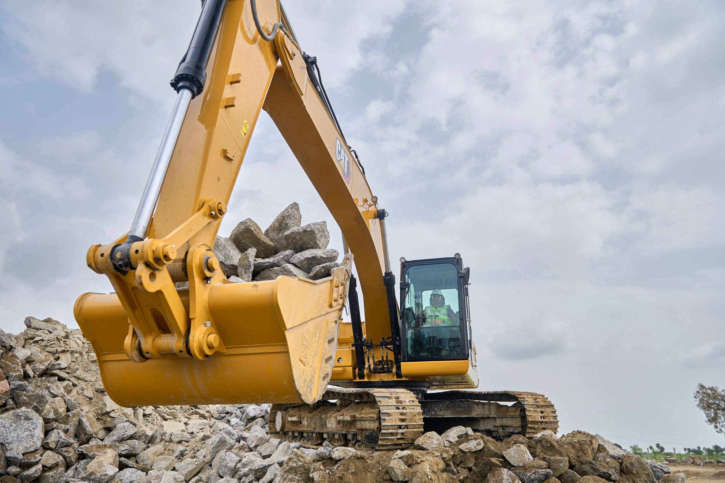 320D3 Medium Hydraulic Excavator