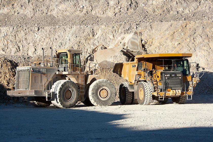 775 Off-Highway Trucks