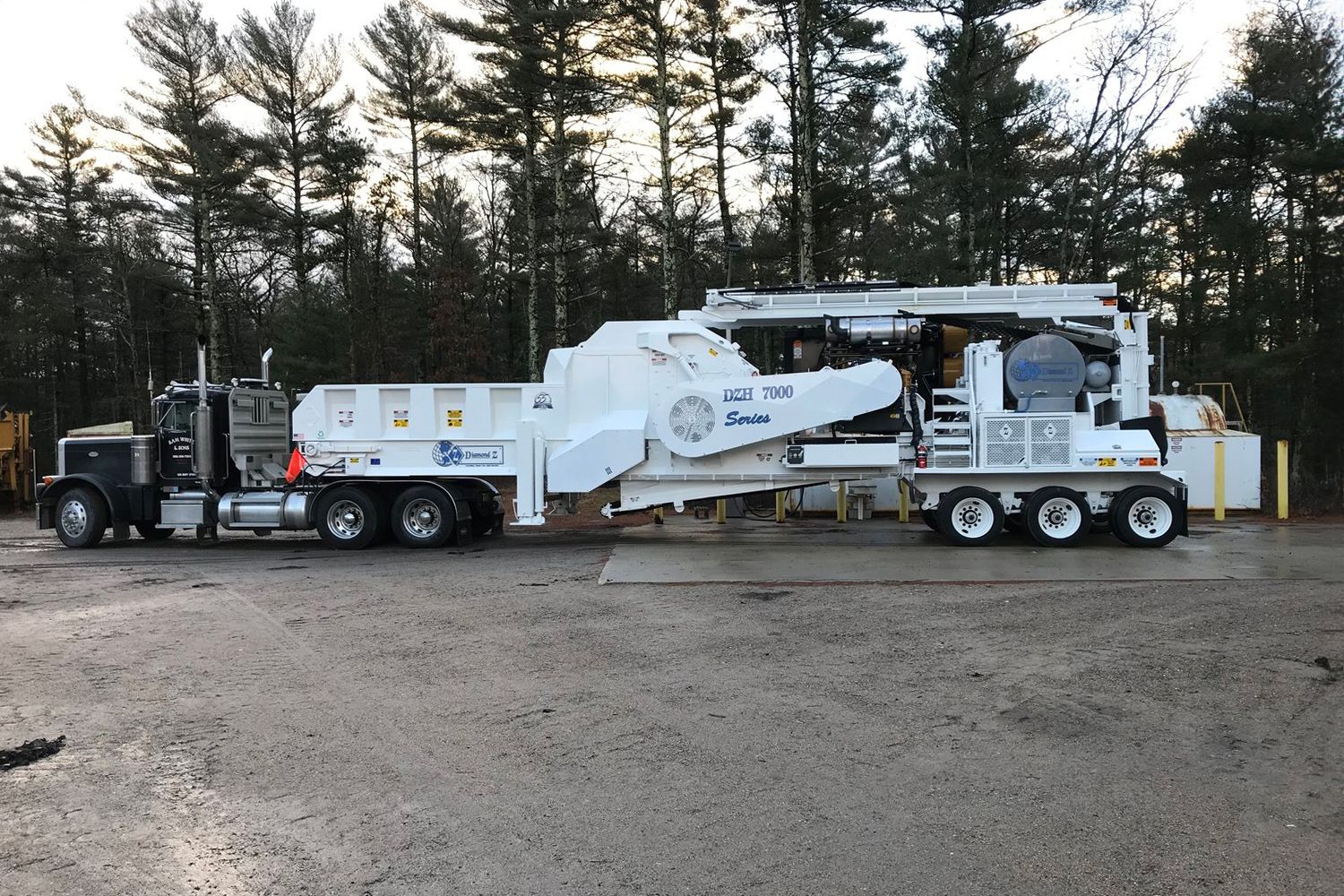 Diamond Z Tub and Horizontal Grinders | Cat | Caterpillar