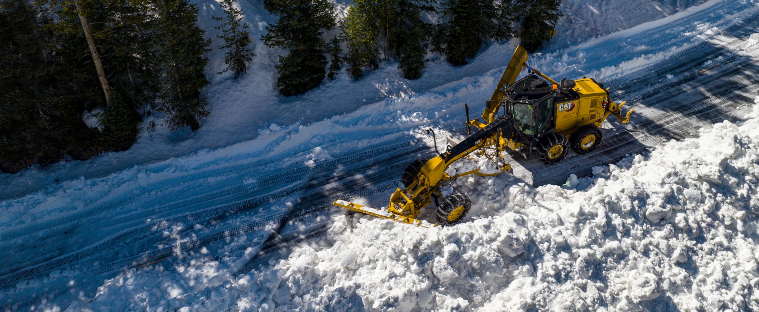 Machine monitoring helps you manage your equipment and your business. 