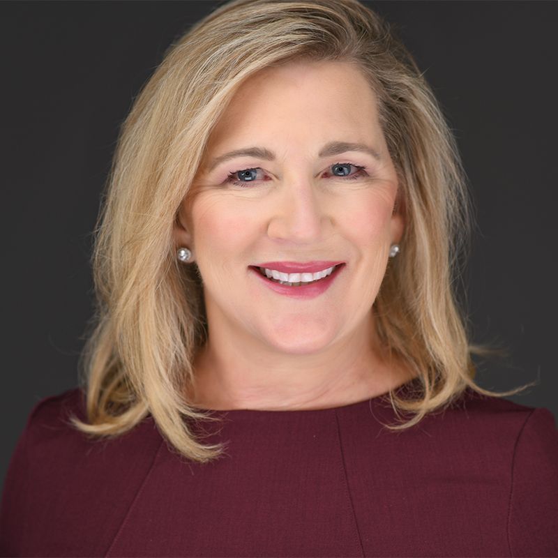 Suzanne Ogle Bio Image