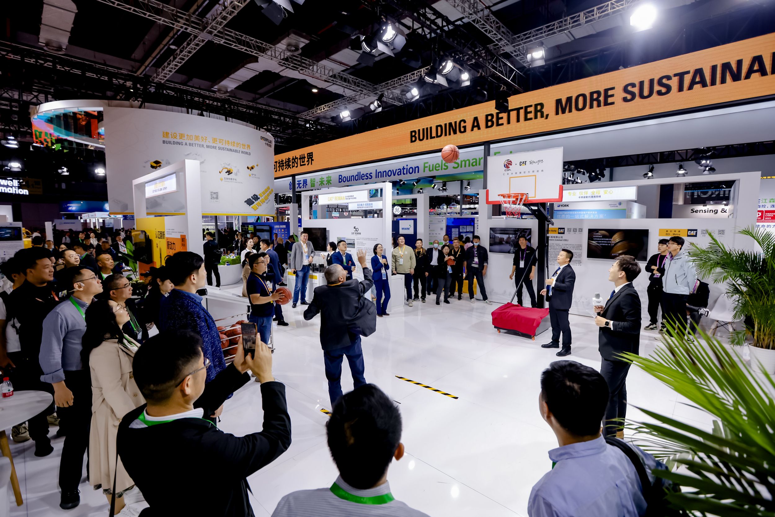 卡特彼勒携先进产品和解决方案亮相第六届中国国际进口博览会