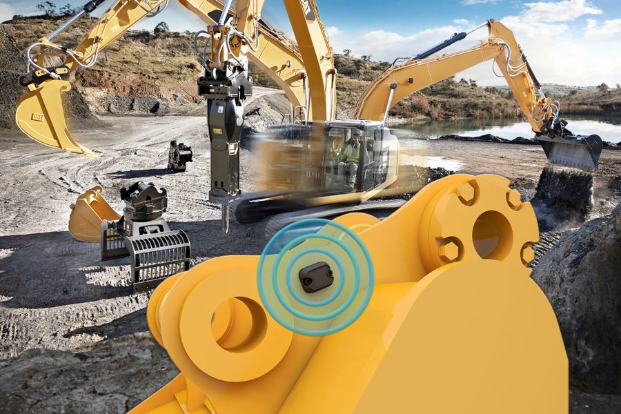 Cat® PL161 Attachment Tracker