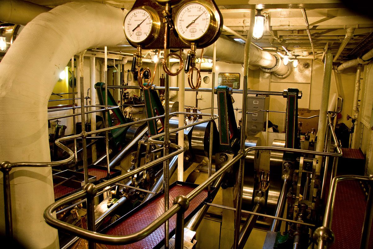 PS Waverly - Engine Room - Image