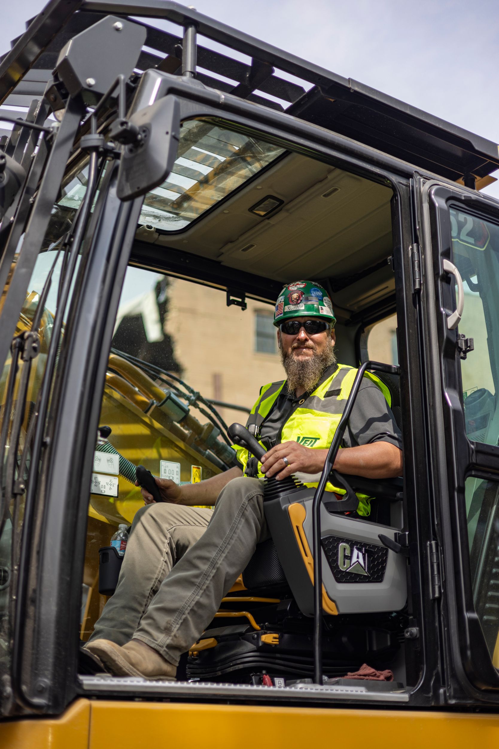 CAT® 330高所解体仕様（UHD）油圧ショベル | Cat | Caterpillar