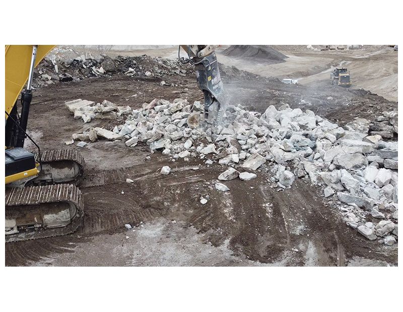 Cat Secondary Pulverizer crushing rock