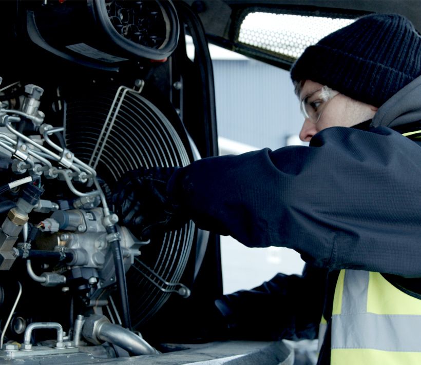Checking a Perkins engine in a machine in a cold environment
