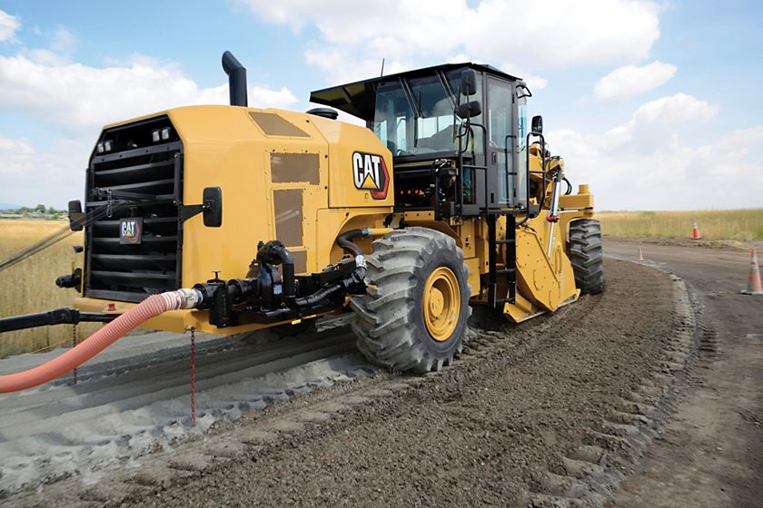 Cat RM500 road reclaimer/soil stabilizer stabilizing soil