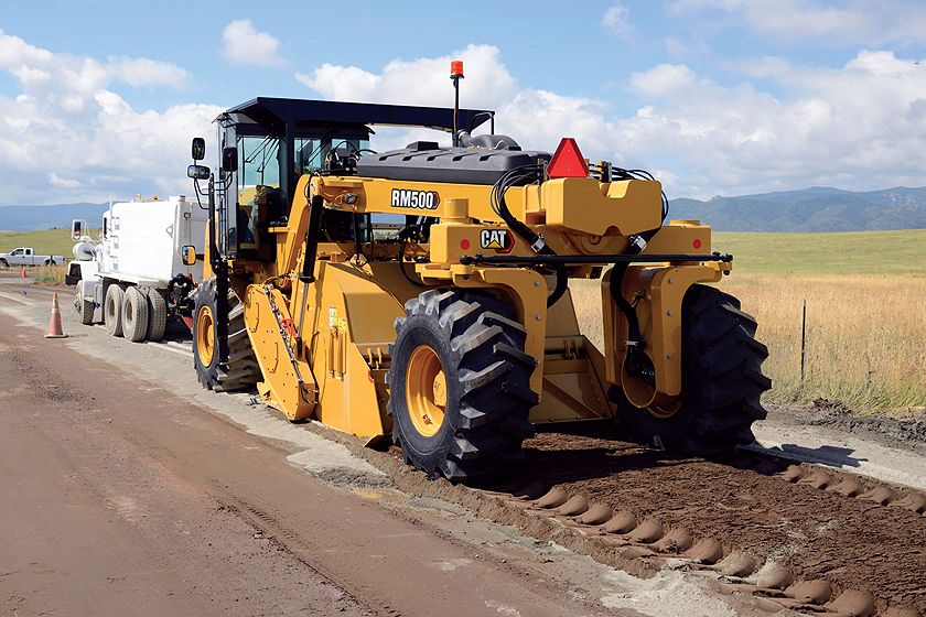 Cat RM500 road reclaimer/soil stabilizer stabilizing soil