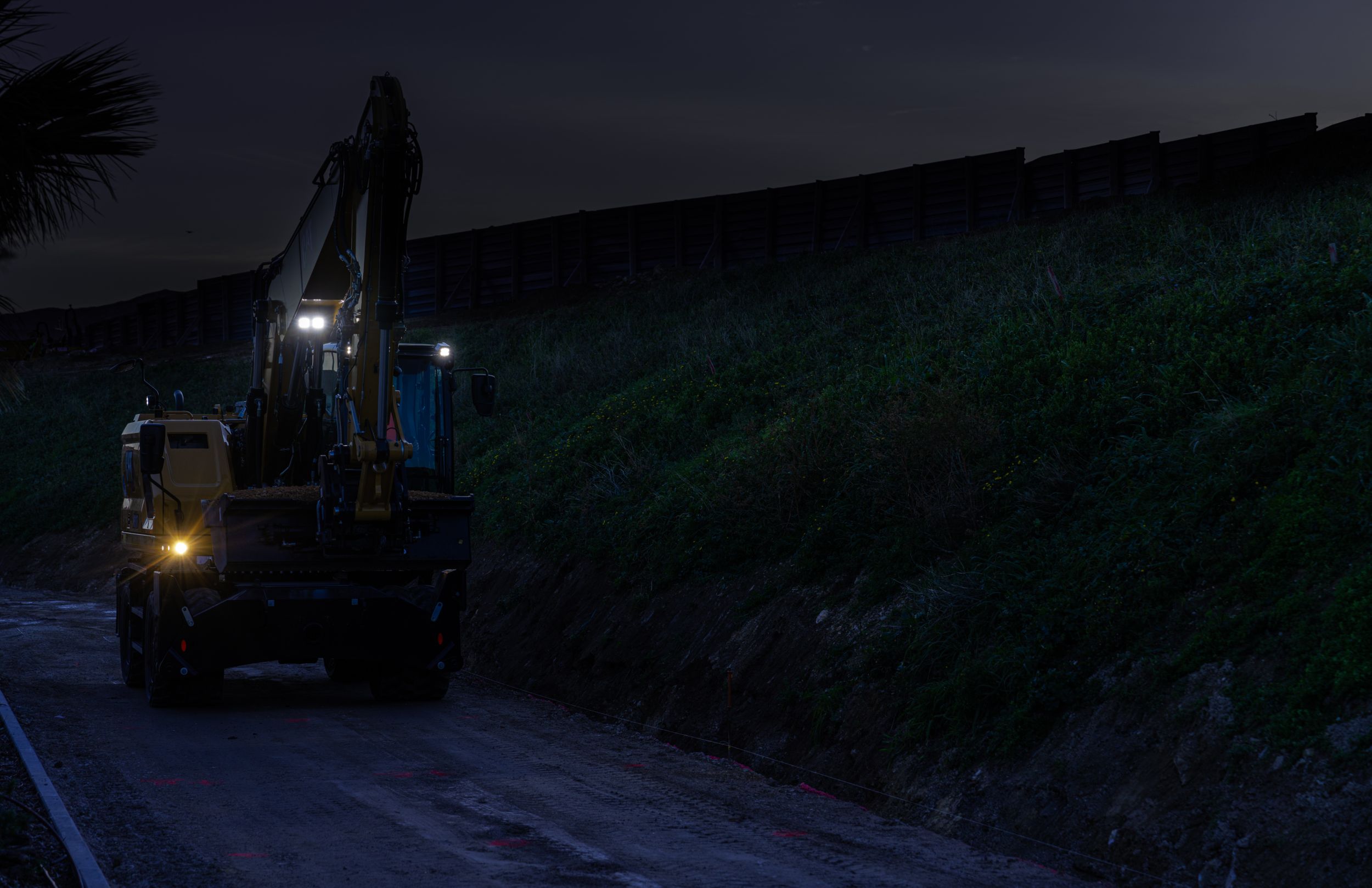 Lampor på M317 Hjulburen grävmaskin