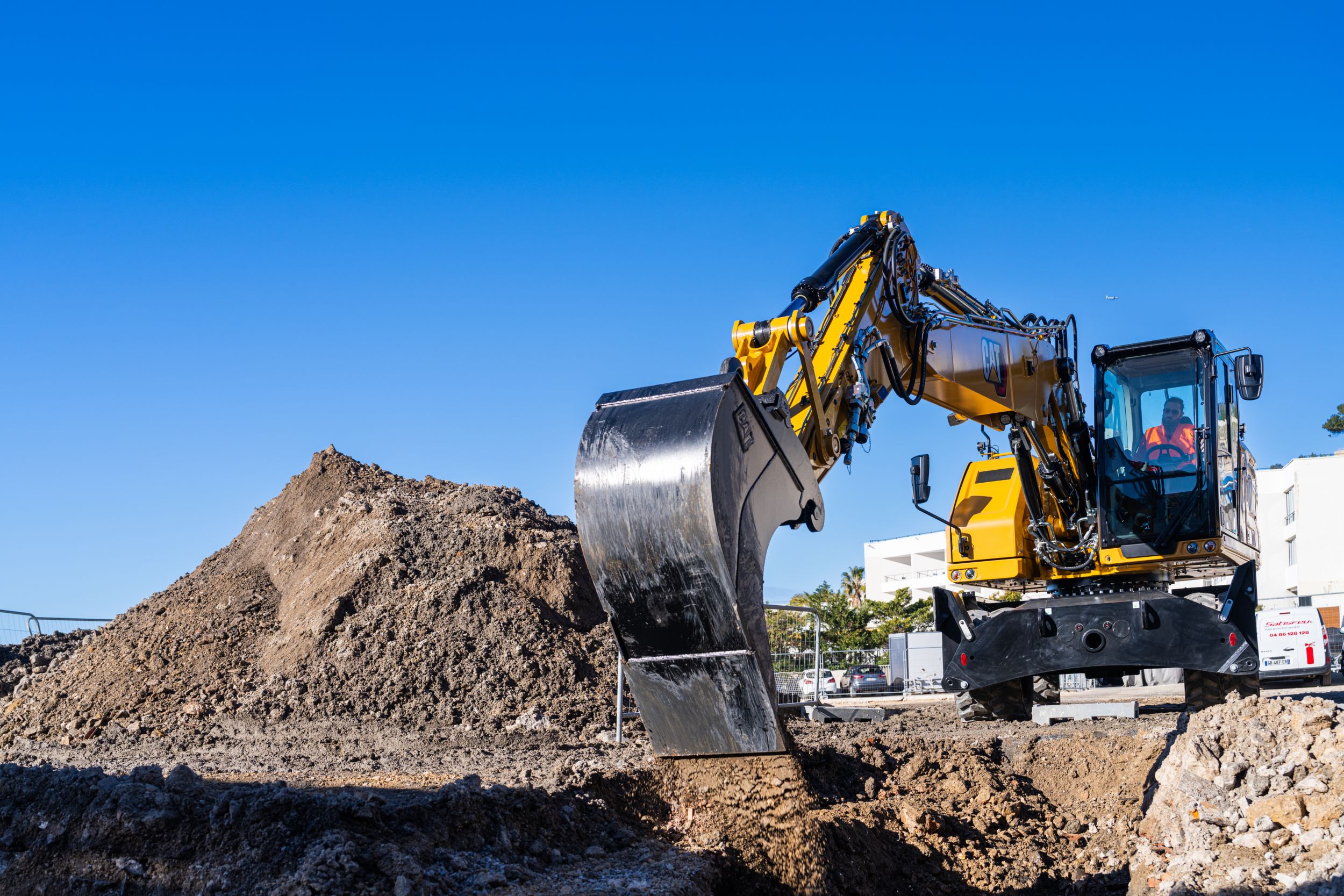 M317 Hjulburen grävmaskin som gräver