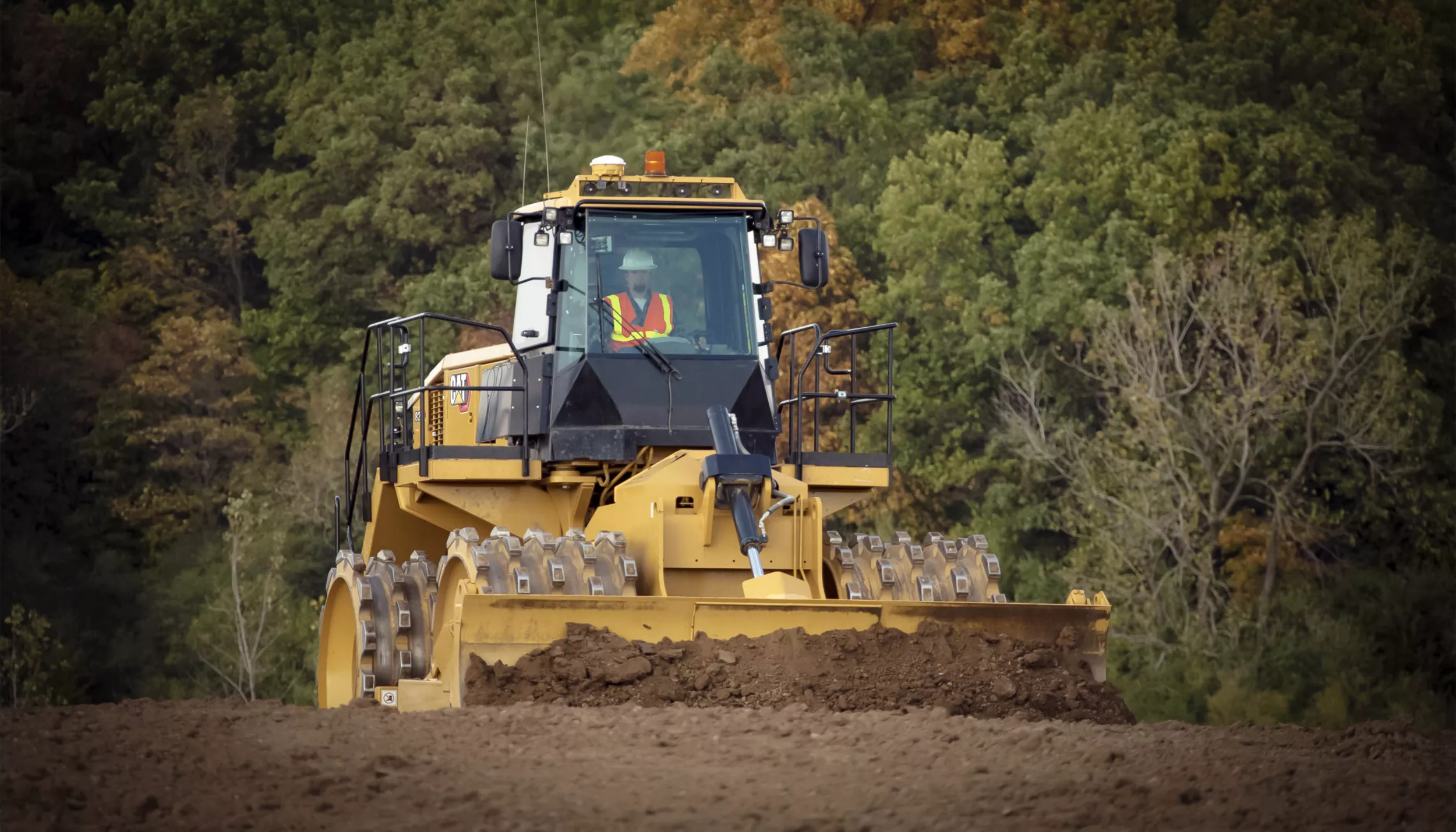 Compacteur de sol 825