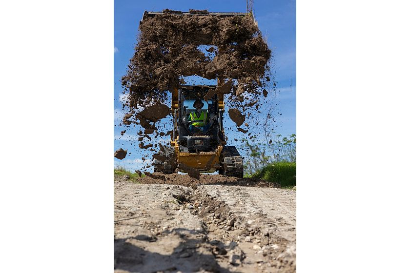 Cat® 275 Compact Track Loader