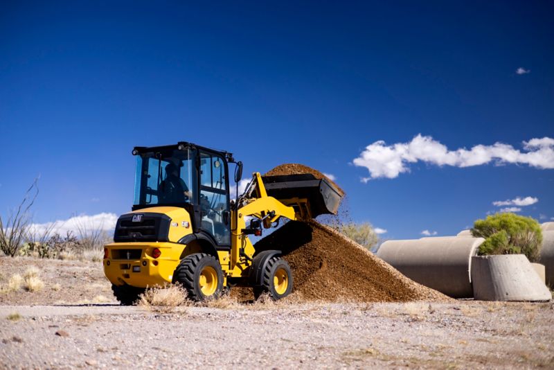 Cat® 903 Compact Wheel Loader