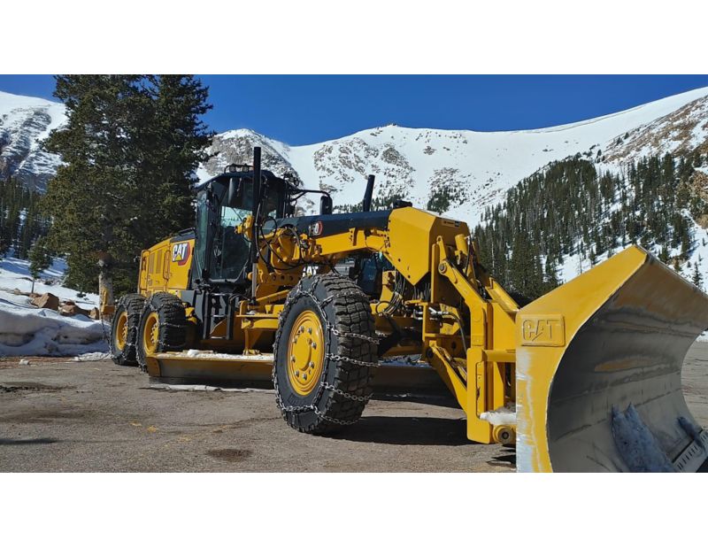 150 Motor Grader in Snow