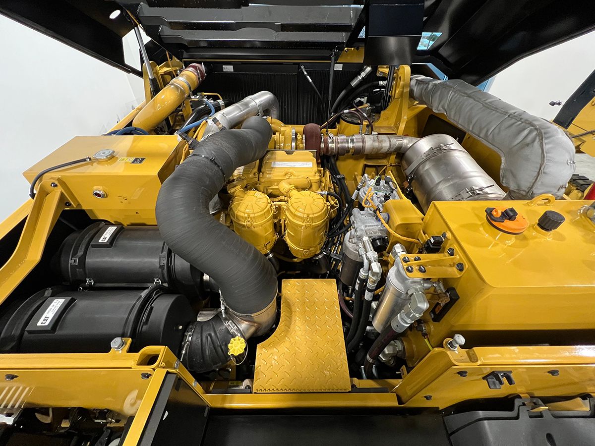 Service access on the Cat PM622 cold planer