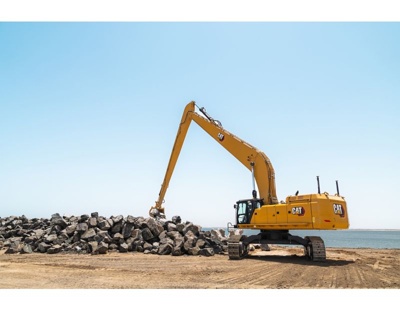 Cat® 395 Hydraulic Excavator - Take advantage of Cat next-generation excavator features, including improved operator comfort, reduced maintenance costs, and better fuel economy. Super long reach excavators are compatible with next-generation excavator technologies.