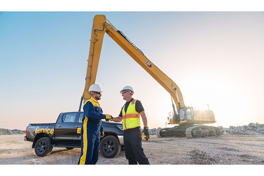 Cat® 395 Hydraulic Excavator &#8211; Specifications may vary due to regional configuration differences. Consult the Technical Specifications document available on www.cat.com or from your Cat dealer for detailed specifications for machines in your region.