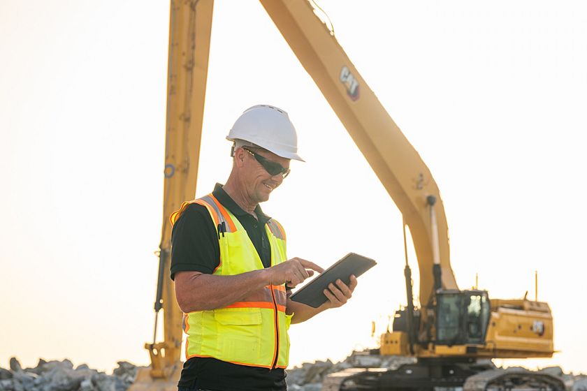 Cat® 395 LRE Hydraulic Excavator &#8211; Take advantage of Cat next-generation excavator features including improved operator comfort, reduced maintenance costs, and better fuel economy. Long reach excavation excavators are compatible with next-generation excavator technologies.