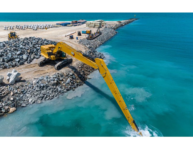 Cat® 395 LRE Hydraulic Excavator - Reinforcements in the front linkage and frame allow digging power at a distance without sacrificing durability. A heavier counterweight than equivalent standard reach excavators provides greater stability. Get added versatility with optional tool control for select hydro-mechanical tools